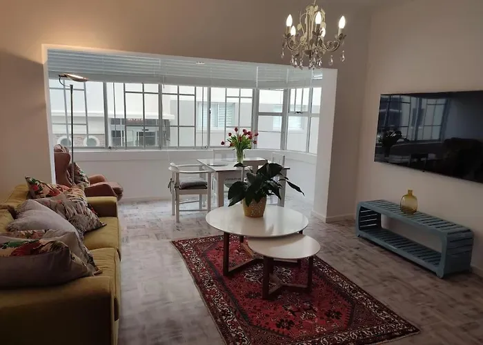 Relaxing Sea Facing Apartment